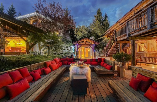Demi-Quartier Ski Chalet | Exclusive Chalet Demi-Quartier · Mont Blanc View