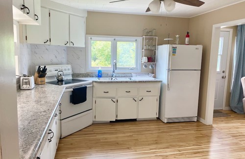 Chester House | Tucked Away Treasure- Cozy 2 bed house, large yard and pets welcome!