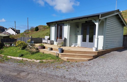 Struan Cabin | CROFTERS CABIN, centrally located, modern & cosy cabin on the Isle of Skye