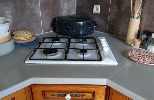 Saint-Cirgues-de-Malbert Villa | Homerez - 3 Bedroom Villa in Saint-Cirgues-de-Malbert with Pool