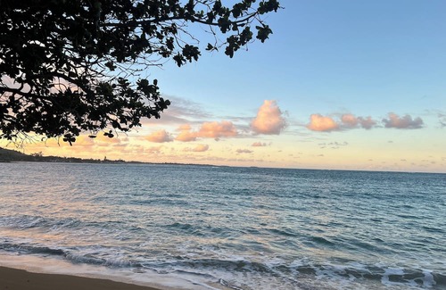 Hauula Cottage | Modern Oceanfront Cottage