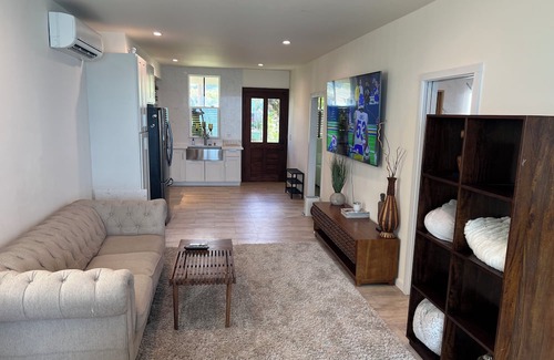 Hauula Cottage | Modern Oceanfront Cottage