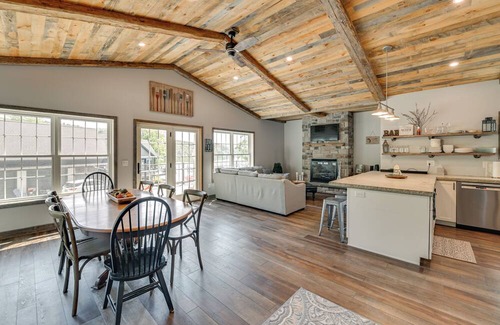 Averill Park House | Waterfront Fun! Crooked Lake Retreat Near Albany