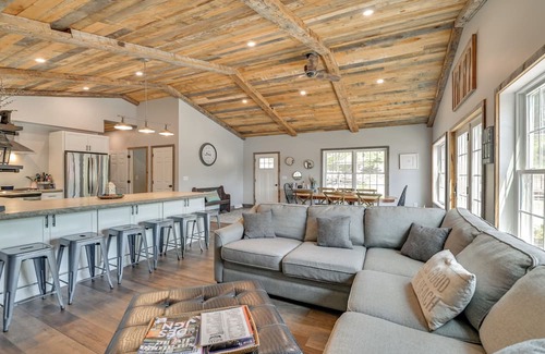 Averill Park House | Waterfront Fun! Crooked Lake Retreat Near Albany