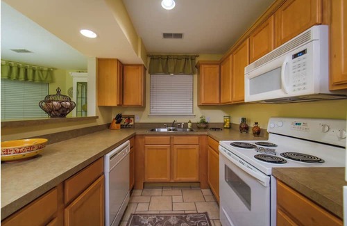 Branson Resort | Sleeps 6! 2 sep. spaces: KING beds, FULL baths, & kitchens for more privacy!