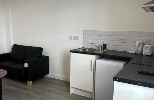 Scunthorpe Apartment | Train Station Aparthotel - Free Wifi, Free Parking Two-Bedroom Apartment