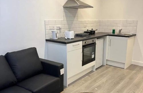 Scunthorpe Apartment | Train Station Aparthotel - Free Wifi, Free Parking Two-Bedroom Apartment