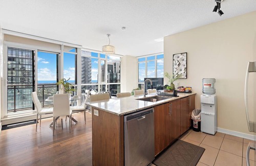 Downtown Mississauga Condo | Luxury 2.5 Bedroom 2 Bathroom 1 Parking Spot Near SQ1 Condo Breathtaking Views!