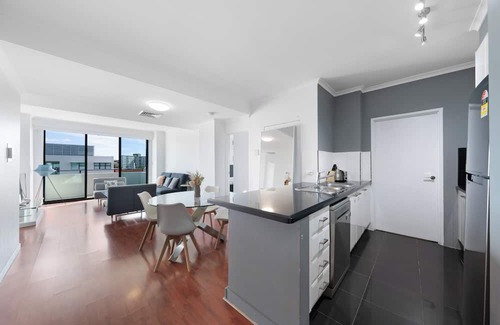 Ultimo Apartment | Tranquil 2 BR Apt with Parking/Darling Harbour-10mins Walk