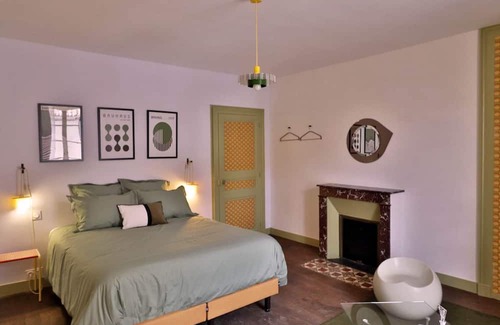 Montbron Hotel | Room POP - Private bathroom