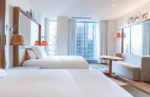 Downtown Seattle Hotel | Unwind in 3 Luxurious Rooms with Marble Ensuite - Near Seattle Art Museum!