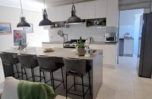 St. Helena Bay House | Ocean Whisper