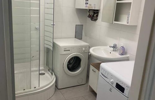 Simmering Apartment | Quiet Private Room | Central Shared Flat