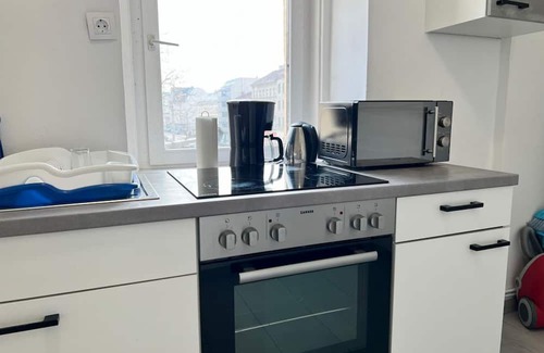 Simmering Apartment | Comfortable Room Near Wien Mitte & City Center