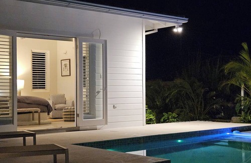 Silver Sands Villa | Welcoming luxery Villa with AC and white sand beach in charming Trelawny
