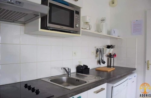Grandcamp-Maisy Hotel | Discover the Landing Beaches! Unit with Kitchenette! Onsite Parking, Pool!