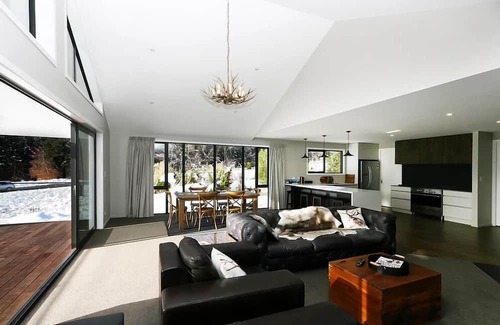 Lake Tekapo Resort | Antler Lodge Lake Tekapo
