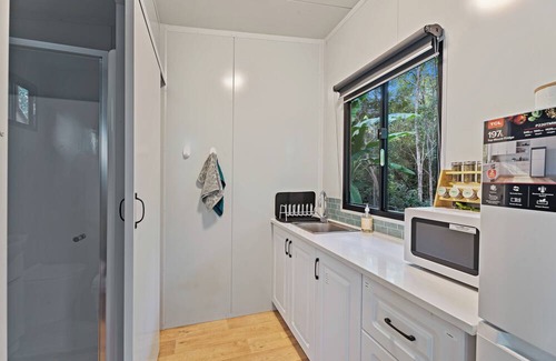 North Aramara Cabin | Cabin By The Creek/Hidden Oasis