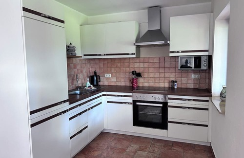 Carinerland Apartment | Landhäuschen Danneborth: Detached vacation home with garden and terrace in län