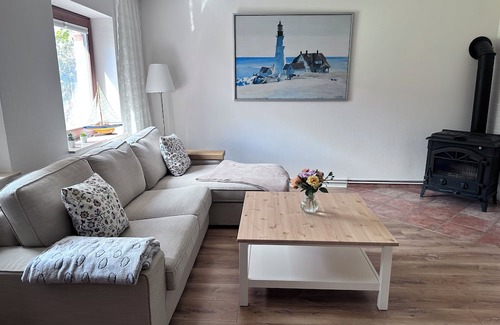 Carinerland Apartment | Landhäuschen Danneborth: Detached vacation home with garden and terrace in län