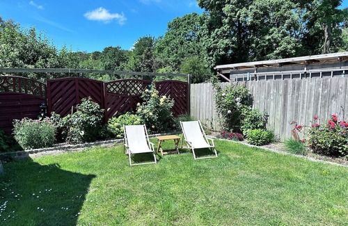Carinerland Apartment | Landhäuschen Danneborth: Detached vacation home with garden and terrace in län