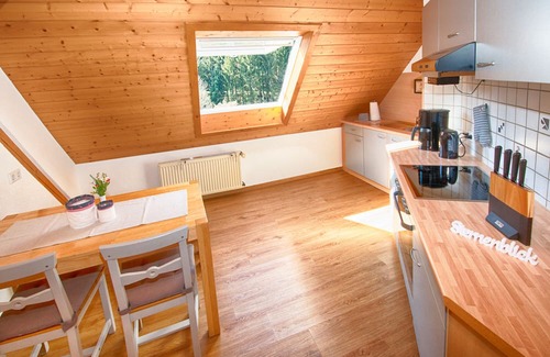 Haslachsimonswald Apartment | Holiday Apartment 'Sternenblick, 61 sqm' with Shared Terrace, Shared Garden and Wi-Fi
