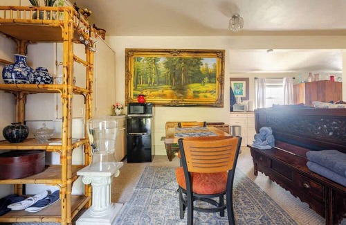 Claremont House | Elegant Spacious Private Studio ~ Upscale Berkeley