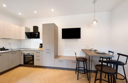 Giaveno Apartment | San Lorenzo Apartment with Balcony and Air Conditioning