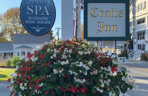 Wilmington Apartment | Crafts Inn, Hotel Suite with pool and hot tub.