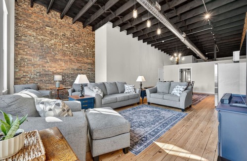 Fayetteville Apartment | The Courthouse Loft | DWTN LXRY LOFT