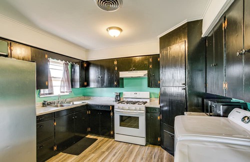 Borger House | 2 Mi to Phillips 66 Refinery: Home w/Yard