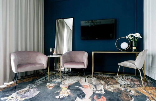 Stradom Hotel | Amazing Downtown Getaway | Near Local Landmarks