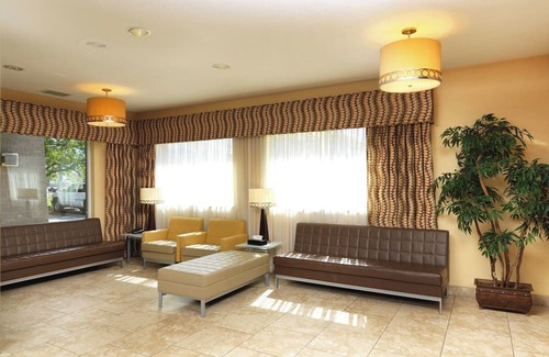 Rio Grande Hotel | Pet-friendly Stay Featuring Indoor Pool, Sauna & Free Breakfast l 2 Rooms