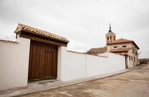 Nieva House | Country House 'La Antigua Taberna' with Private Pool, Wi-Fi, and Air Conditioning