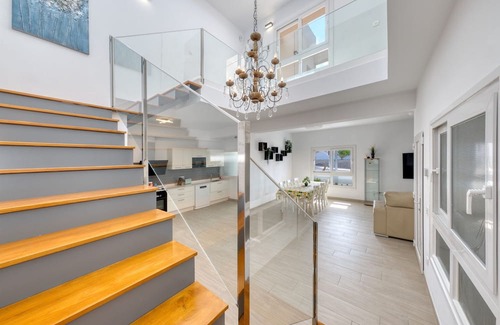 Costa Teguise Ski Chalet | Casa Dang - 600M to the beach