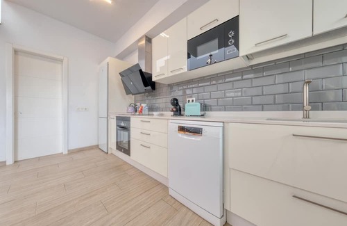 Costa Teguise Ski Chalet | Casa Dang - 600M to the beach