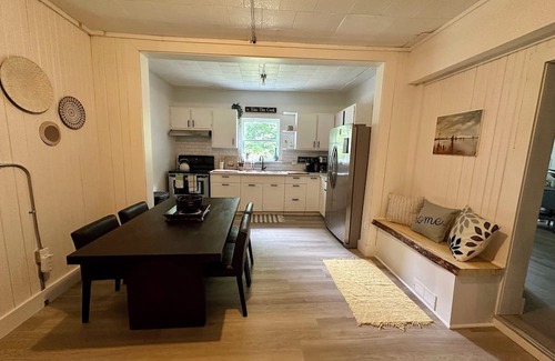 Eganville House | Riverside & Relax Home