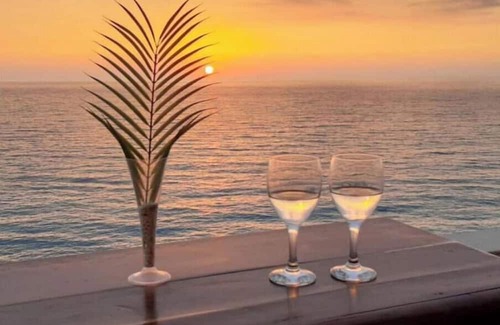 Aamchit Apartment | Silvia's romantic Byblos beachfront Duplex