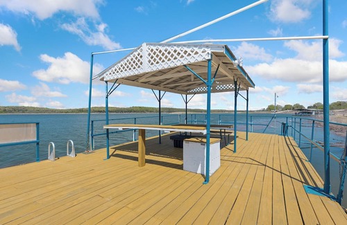 Diamond City Cabin | Cabin 2-2bed/1bath with beautiful views of Bull Shoals Lake.