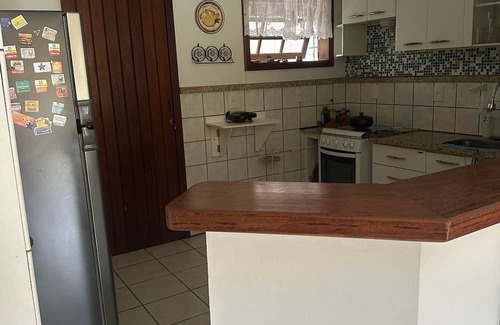 Enseada Azul House | Duplex house in a gated community, 2 minutes from Bacutia Beach - Guarapari.