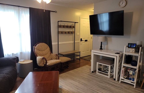 Princeton House | Convenient is an understatement! Closest to all the eateries, hotels & shopping!