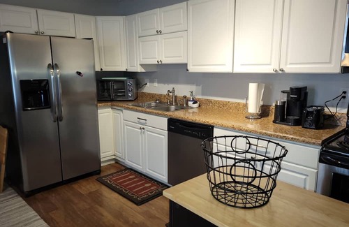 Princeton House | Convenient is an understatement! Closest to all the eateries, hotels & shopping!