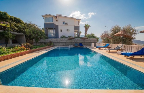 Patara Villa | UNUTULMAZ ZAMANLAR YAŞAYABİLECEĞİNİZ GÜN BATIMI VE DENİZ MANZARALInPATARA EVLERİ