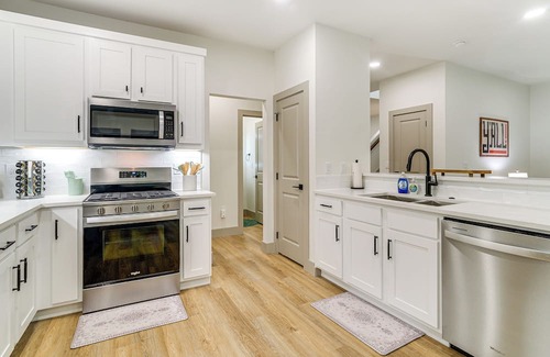Lone Star House | Lake-View Retreat w/Games & Yard in Daingerfield