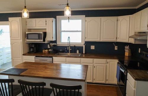Hertford House | Riverfront Retreat on Perquimans: Cozy Fire Pit, Golf Minutes Away, Serene Views