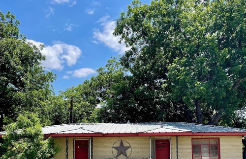Telegraph Cabin | Roosevelt River Hunting Cabins Unit 1