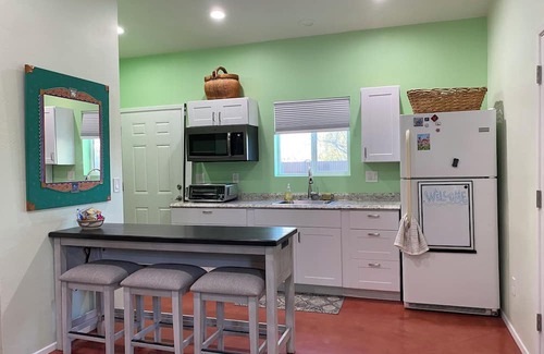Peter Howell Cottage | Charming Cottage in central Tucson with AC