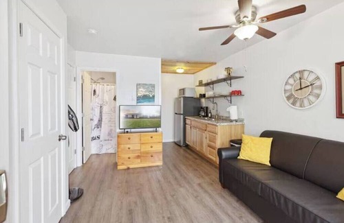 Long Lake Cabin | Unit 2 Long LakeLodge-Lakefront-2BR New