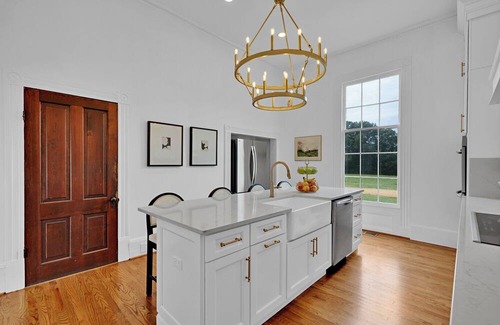 Jacksonville House | Eighty Oaks 3 king bedrooms with private baths in Jacksonville, AL