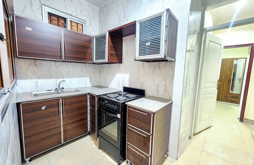 Limete House | Serene 5-Bedroom Apartment in Kinshasa's 10ème Rue Limete-Résidentiel